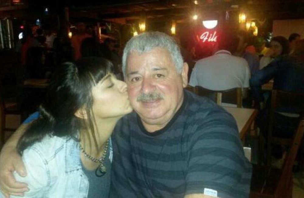 Tit&iacute; Fern&aacute;ndez junto a su hija.