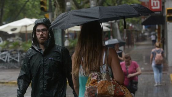 En adición, se reitera el alerta por viento Zonda para este fin de semana en la provincia. Imagen ilustrativa. Foto: José Gutiérrez - Archivo Los Andes
