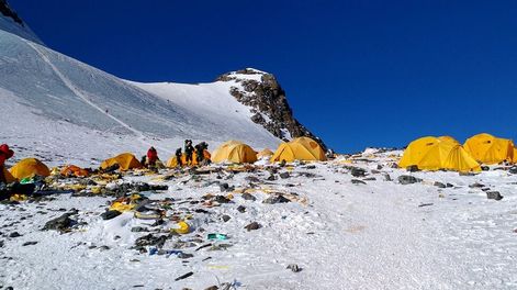 El Everest se ha convertido en un basurero a gran altitud