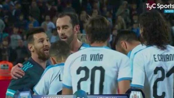 Cavani invitó a pelear a Messi y el rosarino no se achicó: Cuando quieras