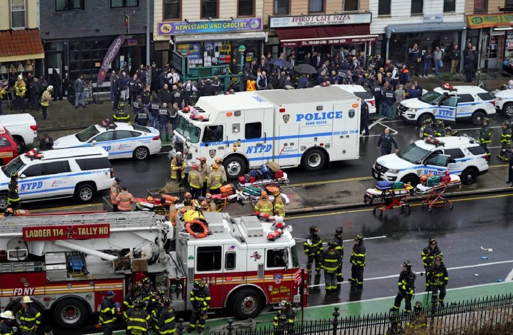 Operativo de seguridad por tiroteo en el metro de Sunset Park, Brooklyn (Nueva York) (AP)