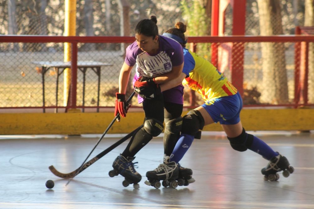 Hockey Patín. Un interesante ida y vuelta protagonizaron las chicas de&nbsp; Centro Valenciano de San Juan e Impsa de Mendoza .
