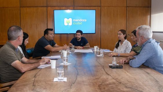 La Ciudad, el gobierno provincial y Aysam se reunieron por las obras viales en Capital