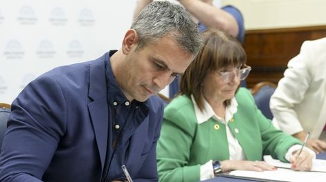 El presidente de la Cámara de Diputados, Martín Menem, y la senadora oficialista Patricia Bullrich