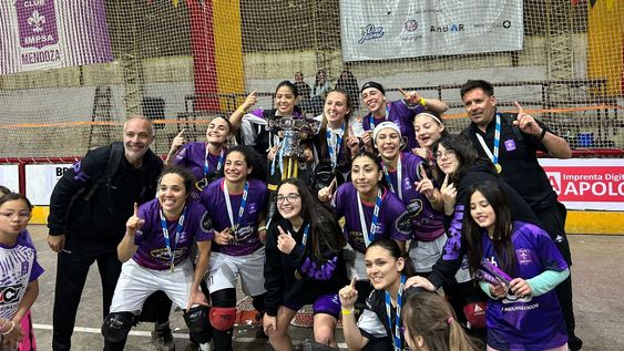 Hockey Patín. Las chicas de IMPSA ganaron por primera vez en su historia el titulo argentino en la división seniors o primera.