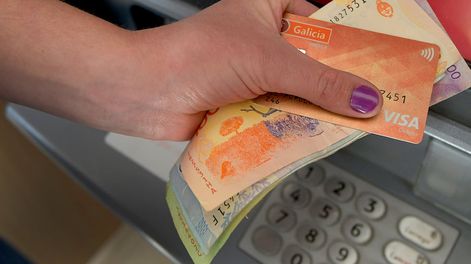 AUH + Tarjeta Alimentar con aumento: cuándo se cobran $225.660 de mayo - Foto: Orlando Pelichotti / Los Andes