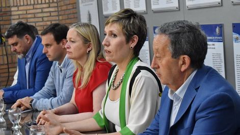 Los Andes | La ministra de Energía y Ambiente, Jimena Latorre y el intendente de Malargüe, Celso Jaque estuvieron en el inicio del debate por el proyecto de Malargüe Distrito Minero Occidental. Foto: X @hebesil