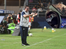 Alfredo Berti protagonizó un gracioso momento con los hinchas de Independiente Rivadavia
