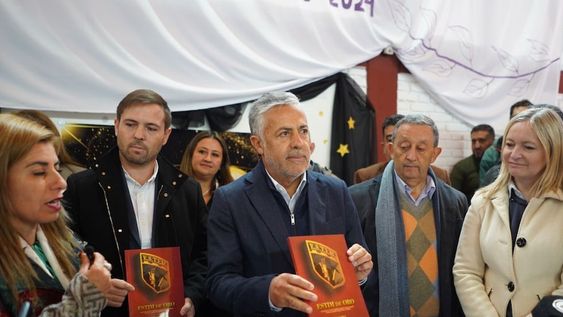 El gobernador Alfredo Cornejo junto a la vicegobernadora Hebe Casado y el intendente de Malargüe, Celso Jaque en medio de actividades relacionadas a la minería. Foto: Prensa Gobierno de Mendoza.