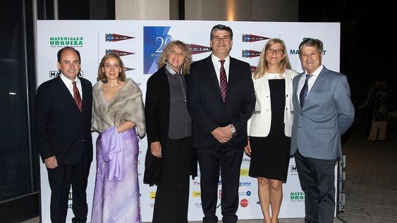 Dalmiro Barbeito, presidente de Cecim; Alejandra de Barbeito; el vicegobernador Mario Abed y su esposa Cristina; y Ana María y Atilio Calzetta, vicepresidente de Cecim.