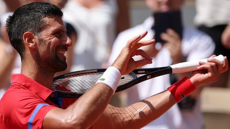 Los Andes | -FOTODELDIA- PARÍS, 31/07/2024.- El tenista serbio Novak Djokovic celebra tras ganar al alemán Dominik Koepfer en su partido de tercera ronda del torneo individual masculino de tenis de los Juegos Olímpicos de París 2024 disputado en el complejo de tenis
