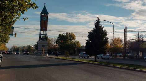 Ciudad de Malargüe con el reloj torre del Cincuentenario&nbsp;
