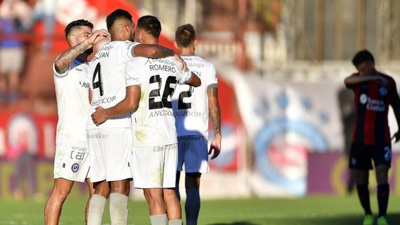 Copa de la Superliga: Argentinos golpeó primero y le ganó a San Lorenzo en la ida