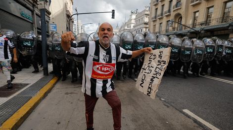 Jubilados y la oposición vuelven a marchar este miércoles frente al Congreso de la Nación.