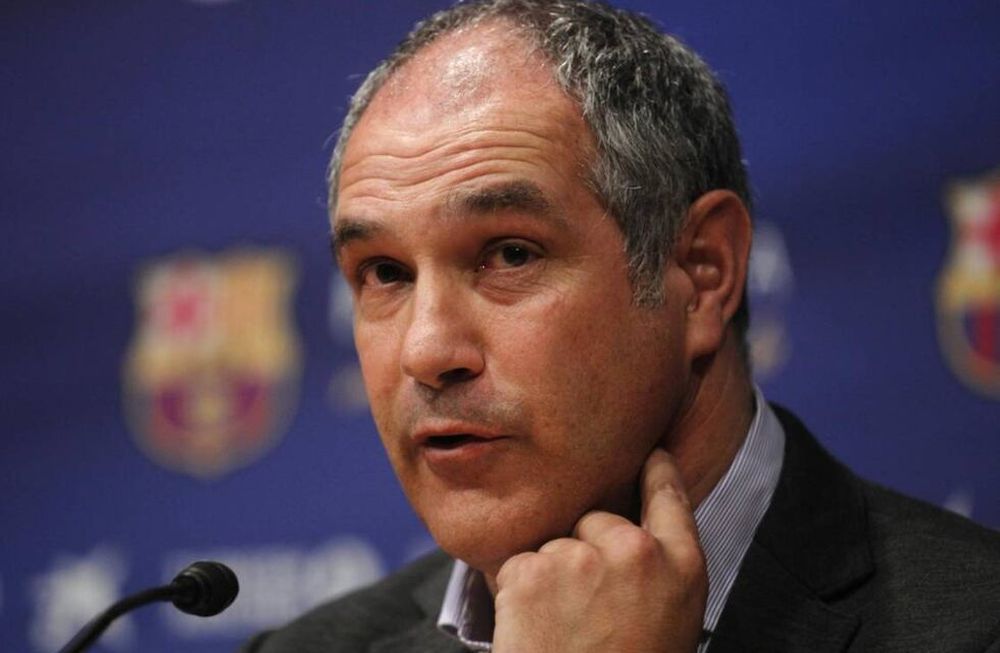 Tras la sanción de la FIFA, el Barcelona echó a su director deportivo