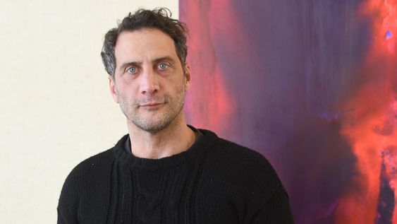 El actor Luciano Cáceres viene a Mendoza para presentar su unipersonal Paraíso.&nbsp;