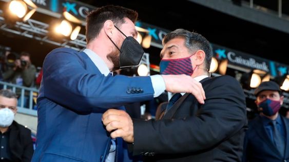 Messi y Laporta, una imagen que se repite, tras una gestión de Bartomeu para el olvido. / Gentileza: @FCBarcelona_es Messi y Laporta, una imagen que se repite, tras una gestión de Bartomeu para el olvido. / Gentileza: @FCBarcelona_es