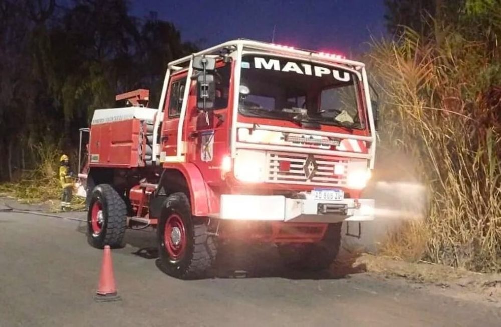 Tragedia en Maipú: un hombre de 82 años murió en incendio de su vivienda. Foto: Bomberos voluntarios de Maipú / Imagen ilustrativa.