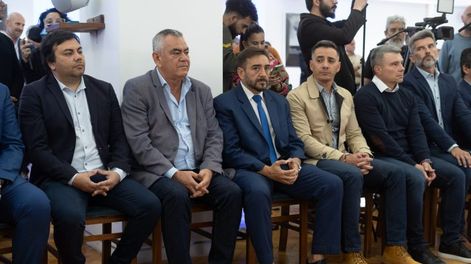 Los intendentes Francisco Lo Presti (Las Heras), Edgardo González (Lavalle), Fernando Ubieta (La Paz), Marcos Calvente (Guaymallén), Diego Costarelli (Godoy Cruz) y Ulpiano Suárez (Ciudad). Archivo Los Andes