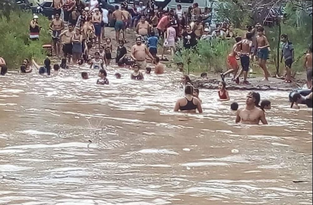 Y un día volvió el agua: el caudal récord en el Río Mendoza llevó el agua a zonas de Lavalle secas desde hacía 15 años. Foto: Gentileza Juan Martoni Nievas