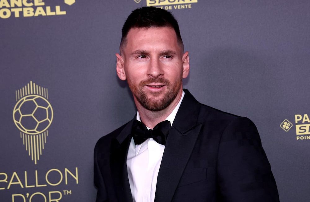 París (Francia), 30/10/2023.- Lionel Messi, Antonela Roccuzzo y sus hijos llegan a la ceremonia del Balón de Oro 2023 en el Teatro du Chatelet de París, Francia, 30 de octubre de 2023. (Francia) EFE/EPA/MOHAMMED BADRA