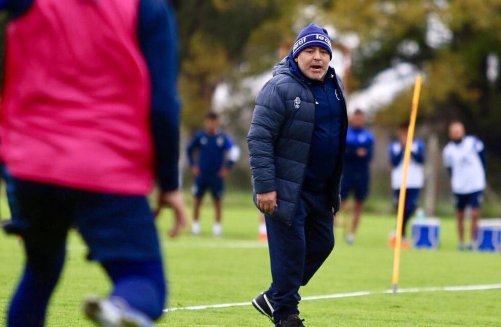 Gimnasia quiere festejar su cumpleaños con la confirmación de la continuidad de Maradona