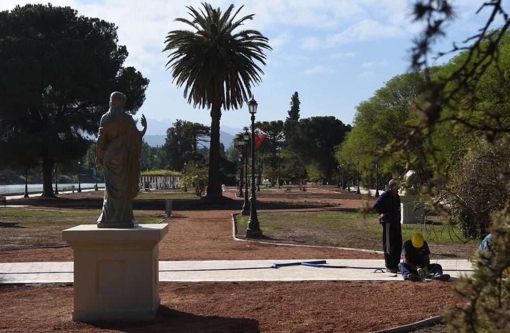 El Rosedal es ahora un paseo  y un “museo a cielo abierto”