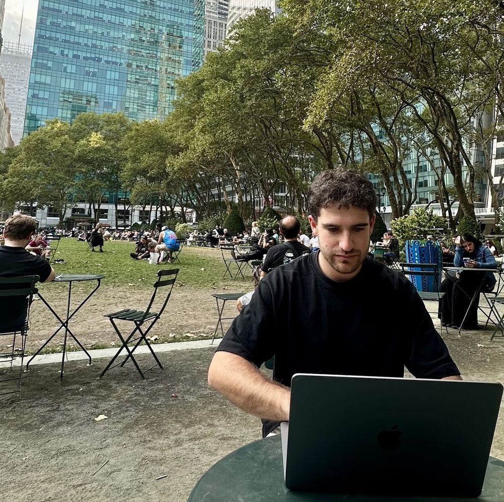 Bruno Calcaglno, emprendedor tecnológico mendocino.