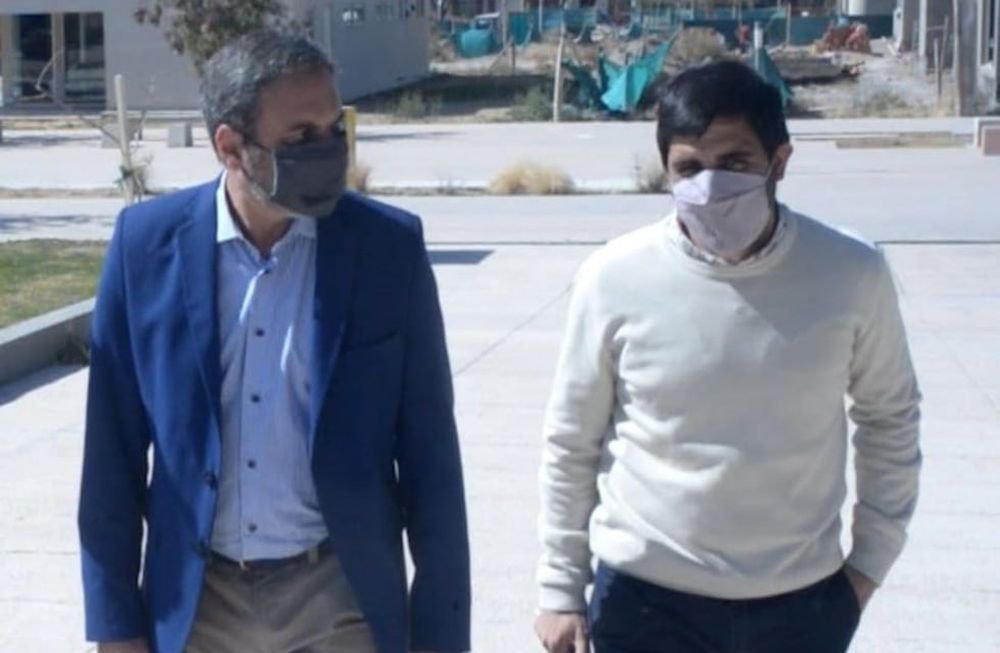 Martín Hinojosa, presidente del INV y Gonzalo Navarro, responsable de la Agencia Territorial Mendoza del Ministerio de Trabajo, Empleo y Seguridad Social de la Nación.