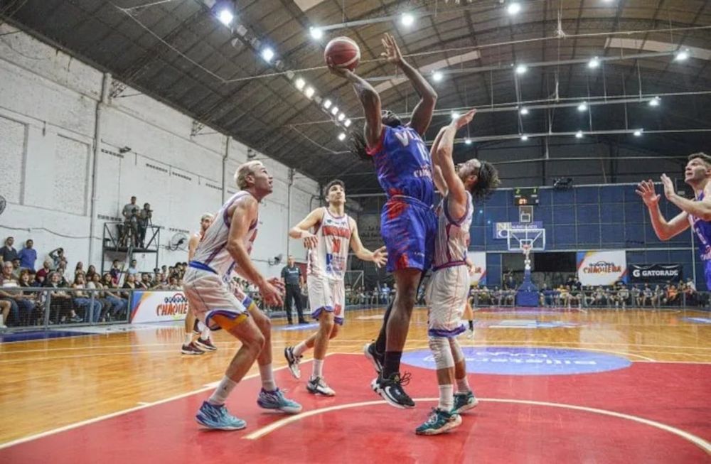 Rivadavia Básquet se metió en la semifinales de Conferencia Norte y se medirá con Atenas de Córdoba. / Gentileza.