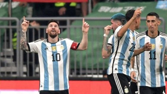 Lionel Messi abrió el marcador ante Australia con un golazo. Después del partido dio indicios sobre su futuro inmediato. / @Data_futbolarg