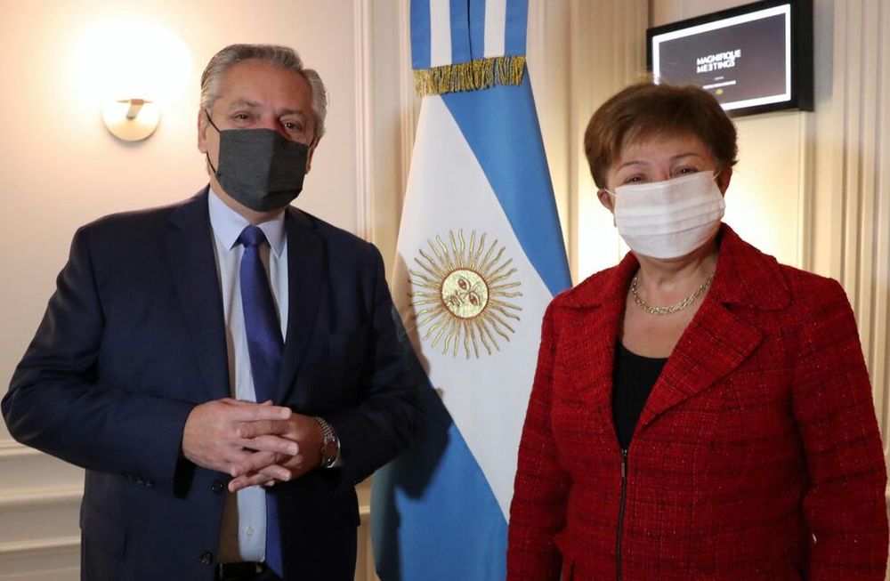 El presidente de la Nación, Alberto Fernández, junto a la titular del Fondo, Kristalina Georgieva.