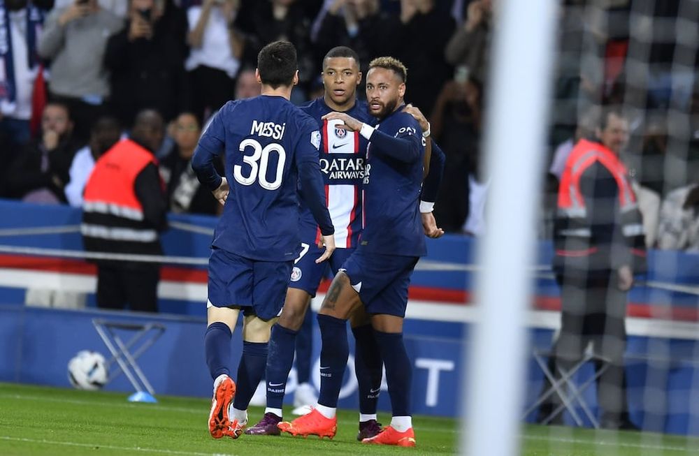 PSG enfrentará a Bayen Munich en los octavos de final de la Champions League.