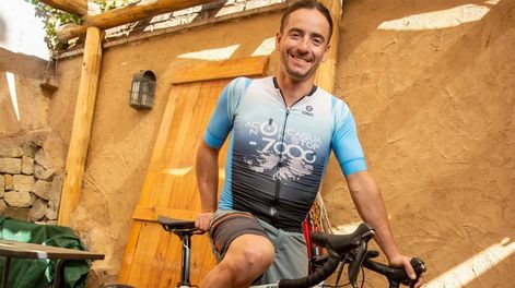 Los Andes | Mariano Vázquez ya está preparado para la gran travesía hacia la cumbre del montaña. Un equipo de apoyo lo acompañará en gran parte del trayecto.