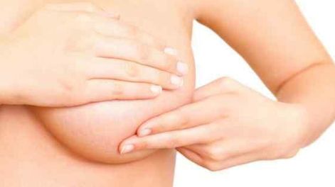 Cáncer de mama. El autoexamen es muy importante para la detección.