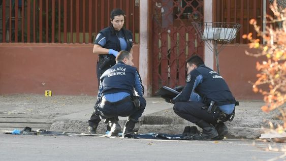 Mientras la mujer de 37 años sigue en el hospital tras recibir una puñalada en el corazón, detuvieron a la presunta autora del ataque. - Archivo / Los Andes