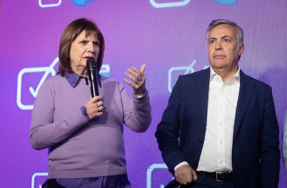 PASO 2023 en Mendoza: ganó CornejoEste domingo se votó para elegir candidatos a gobernador y vice, senadores y diputados provinciales, intendentes de 11 departamentos y concejales.Foto: Ignacio Blanco / Los Andes