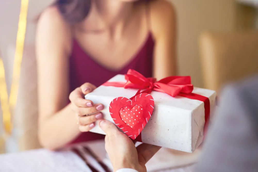 Se recomienda no regalar flores amarillas en el Día de los Enamorados.