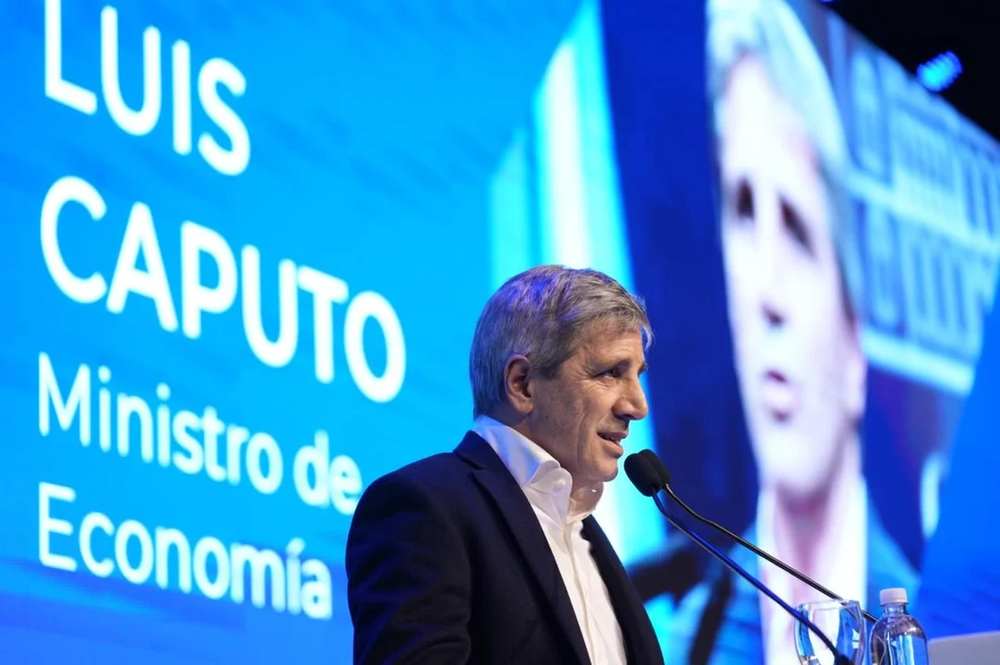 El Gobierno ultima los detalles del plan para el blanqueo de los dólares del colchón