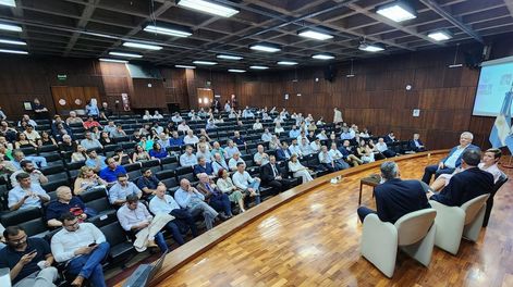 Los Andes | En el Foro de Energía de la UNCuyo se analizó qué oportunidades y desafíos tiene Mendoza en el marco de la transición energética. Foto: Los Andes