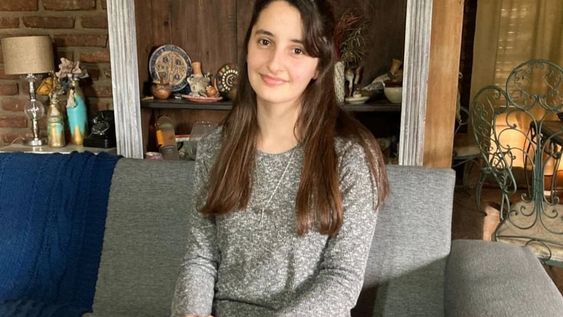 Manuela mantuvo la entrevista por Zoom hace tres semanas y ahora le enviaron el mail con los motivos por los que no le daban el trabajo, entre ellos su exceso de simpatía.