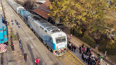El Gobierno firmó un acuerdo para avanzar con el Tren de Cercanías para conectar el Este con el Gran Mendoza