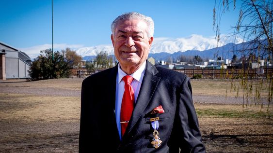 Mañana de homenajes en Otero Ramos Winery: le entregaron a su fundador una condecoración española .Fotos: Marcelo Gelardi (@marcelogelardi)