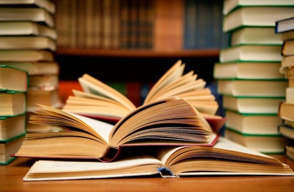 Editores y autores franceses demandaron a Meta por violación de derechos con IA.