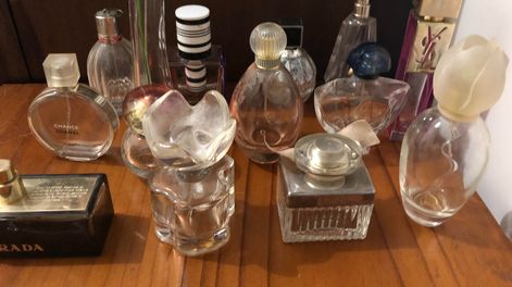 si tenes frascos de perfume guardados, tenes un tesoro: el paso a paso para convertirlos en 2 objetos utiles