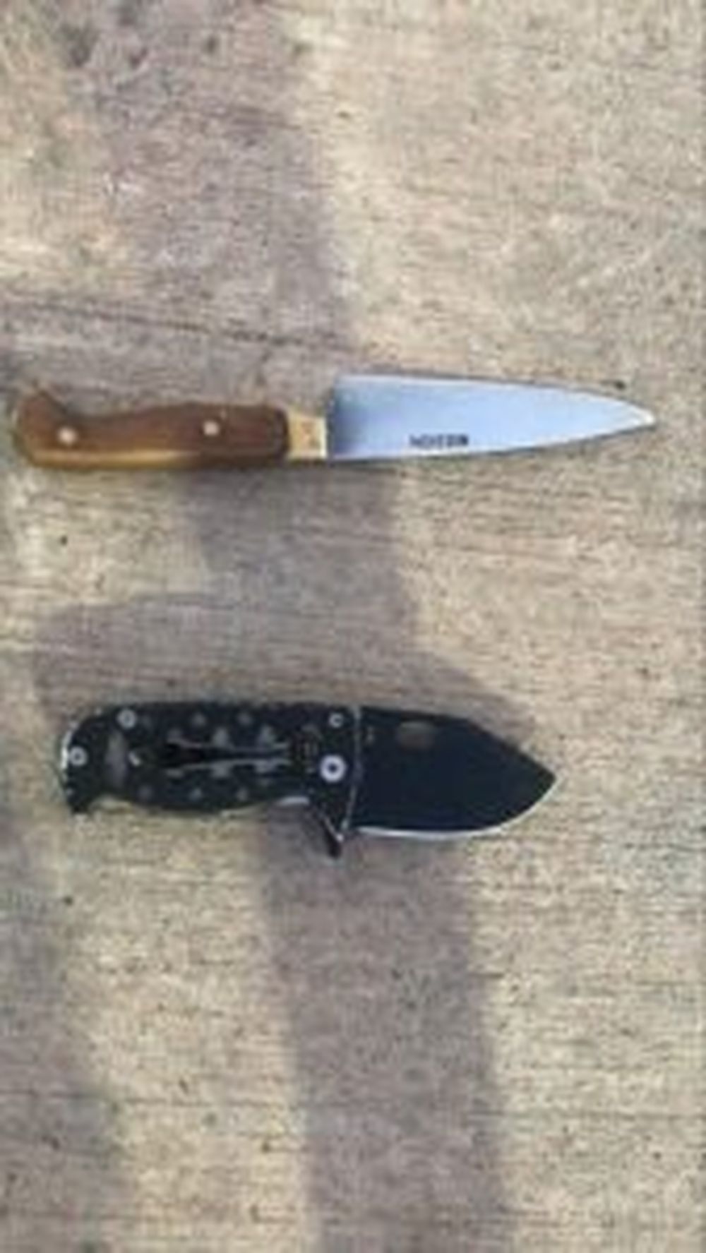 Las armas blancas que portaba la pareja. 