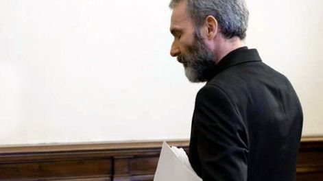 Obispo preso por poseer y repartir pornografía infantil