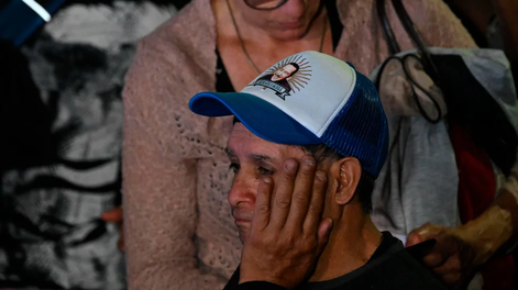 El peronismo buscó reeditar la euforia bonaerense, pero la derrota tuvo forma de silencio y decepción.