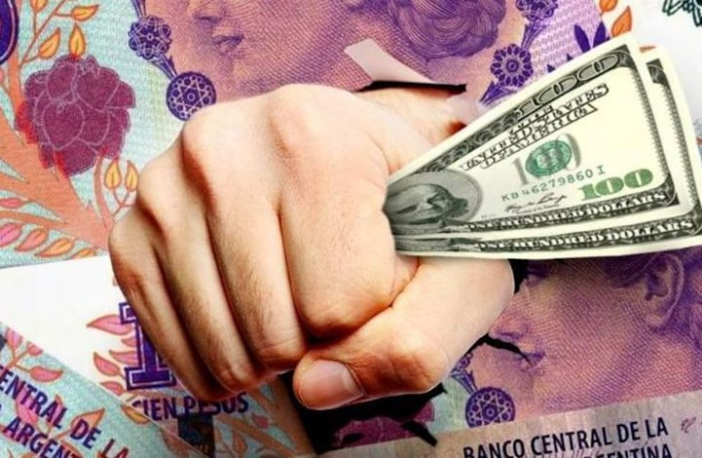 El dólar blue perdió $ 3 pero sumó casi $ 51 en el primer semestre
