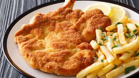 La milanesa tradicional se suma al asado y al choripan como las mejores comidas del mundo, de acuerdo con Taste Atlas. Foto: shutterstock